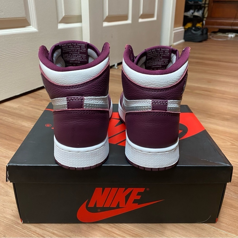 Air Jordan 1 Retro High OG GS "Bordeaux/White/Metallic Silver" Size 6.5 - Picture 5 of 9